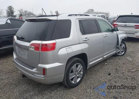 2017 GMC Terrain Denali z USA, uszkodzony, nr VIN 2GKALREK0H6270962